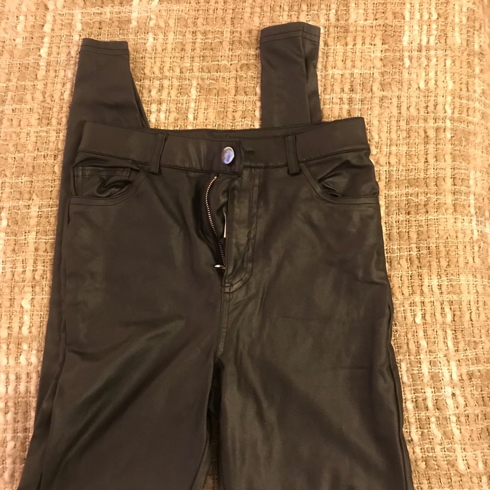 FAUX LEATHER BLACK PANTS